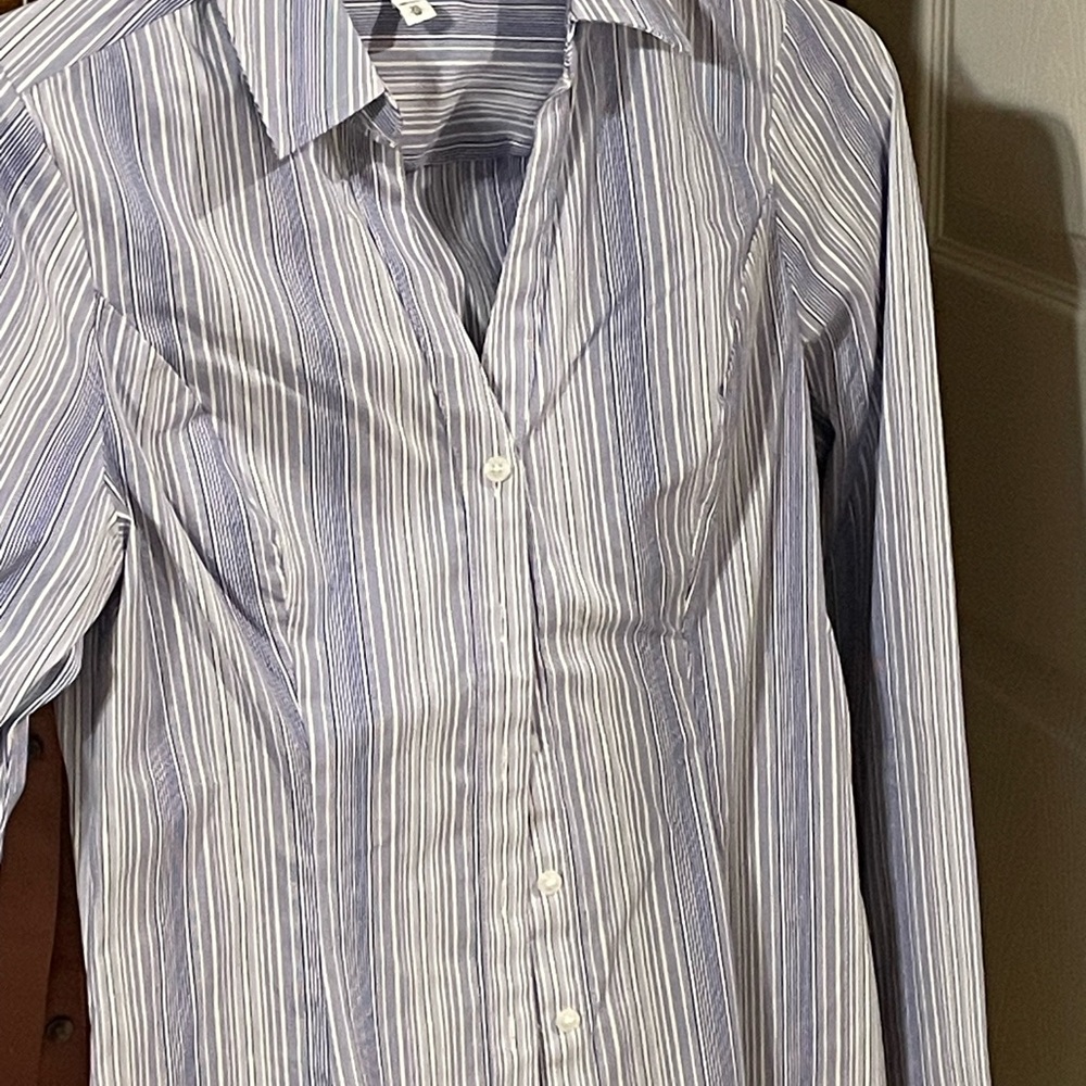 Express Button-Down Shirt Lot in Light Blue, Pink, Rose, and Blue Stripe - Picture 5 of 9